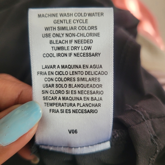 A.U.W black blouse. Gold piece on neckline. Size 1X. - Picture 2 of 10